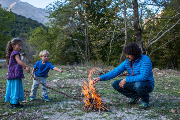 roadtrip-feu-famille-grece-fotovertical